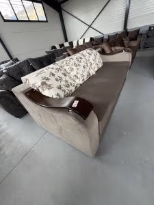 Canapea gri disponibilâ la magazinul nostru din Suceava.Extensibilă,